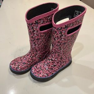 Girl’s youth size 1 US Bogs Boots